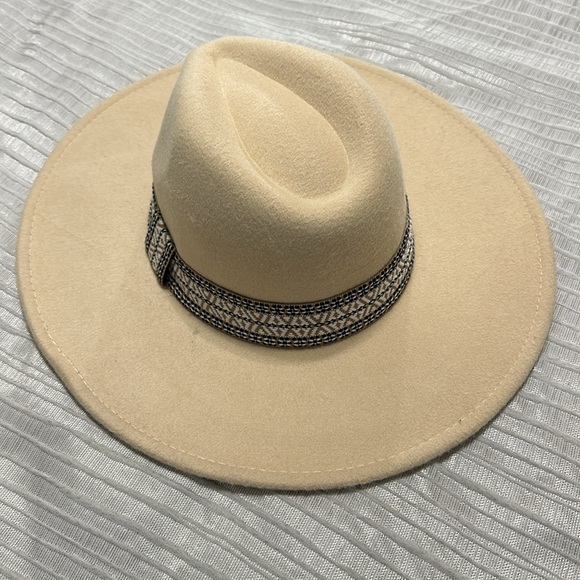 Fall Hat - Picture 2 of 4